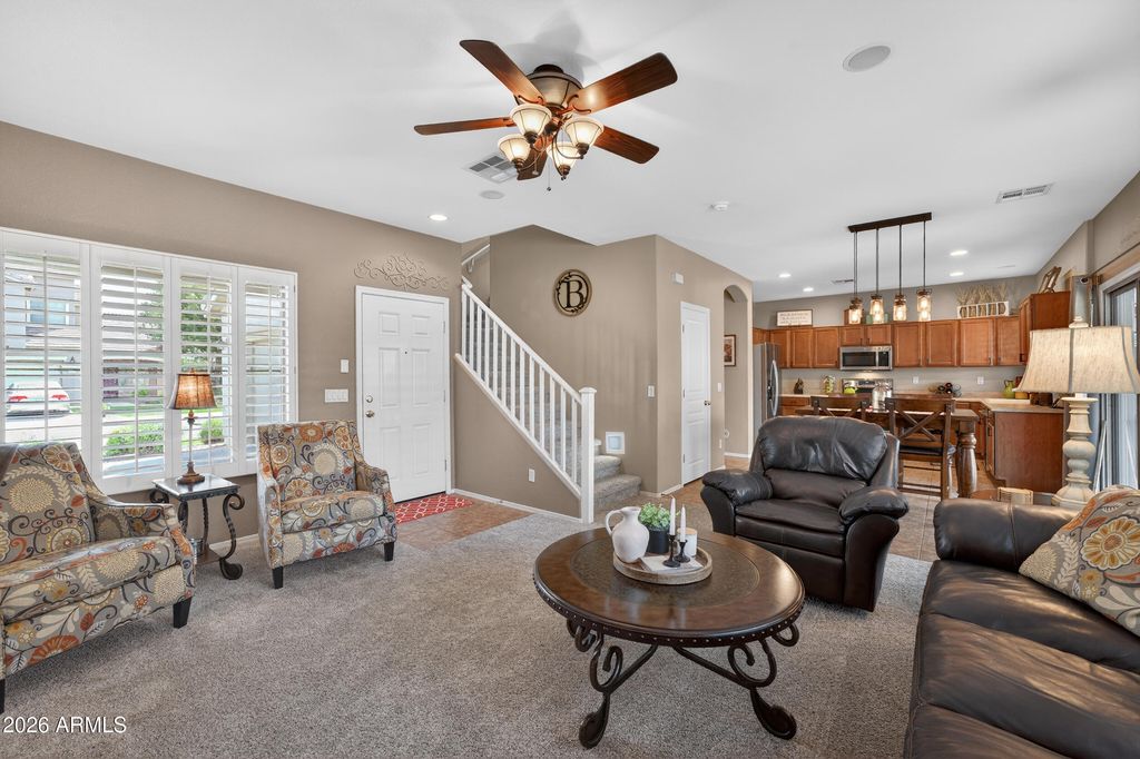 Image 5 of property listing at 1060 E Redwood Drive, Chandler, AZ 85286