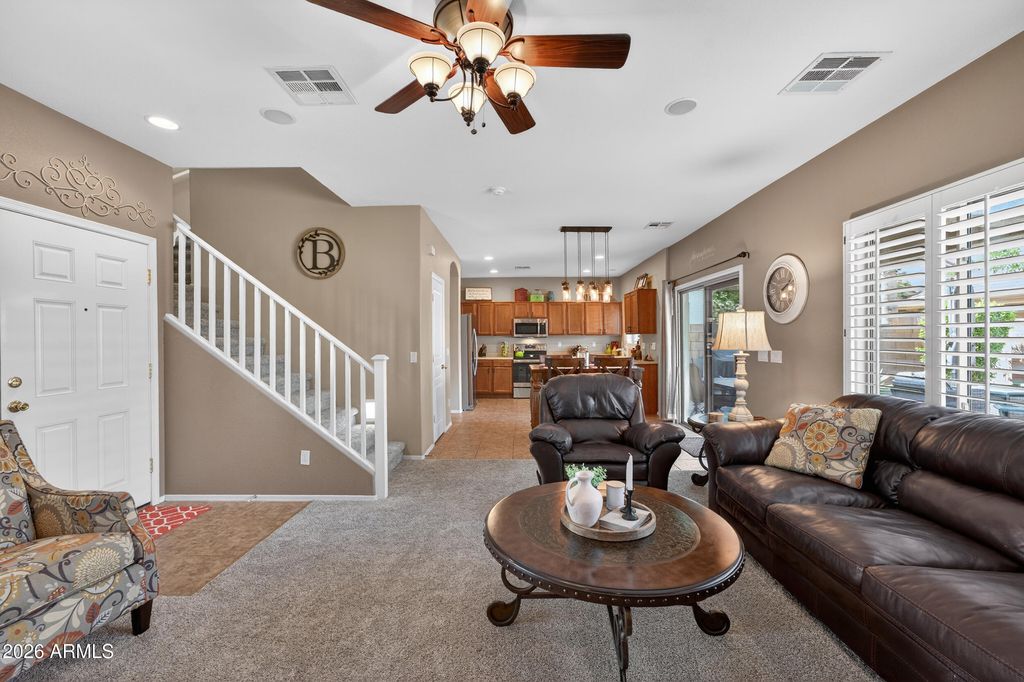 Image 6 of property listing at 1060 E Redwood Drive, Chandler, AZ 85286