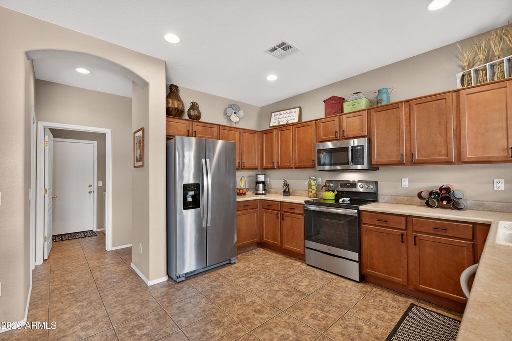 Image 7 of property listing at 1060 E Redwood Drive, Chandler, AZ 85286