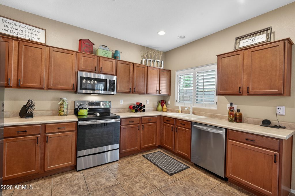 Image 9 of property listing at 1060 E Redwood Drive, Chandler, AZ 85286