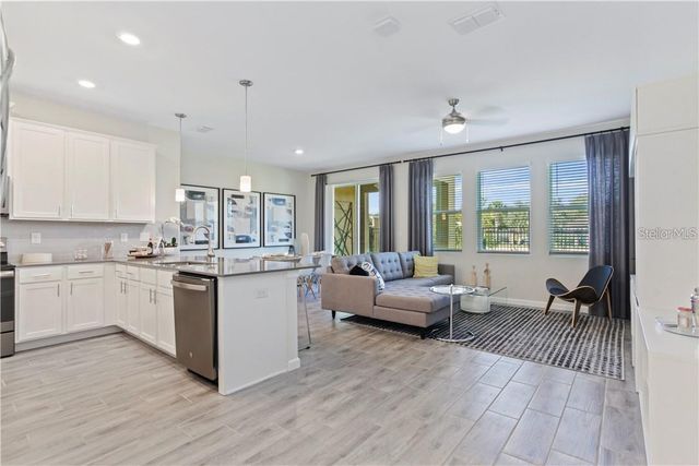 10076 RED EAGLE DRIVE, Orlando, FL 32825