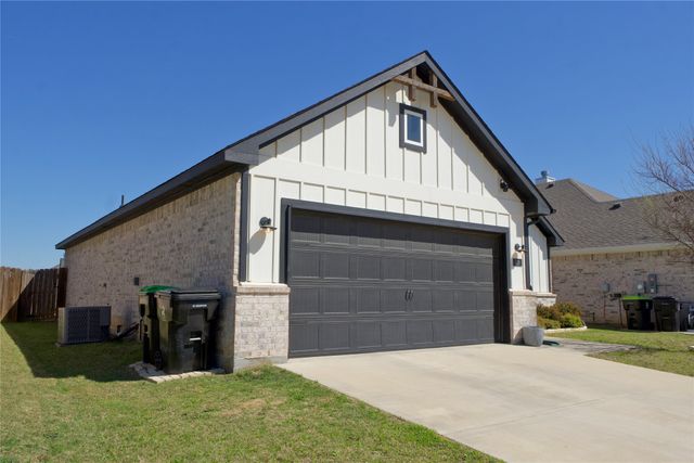 528 Mustang, Pilot Point, TX 76258