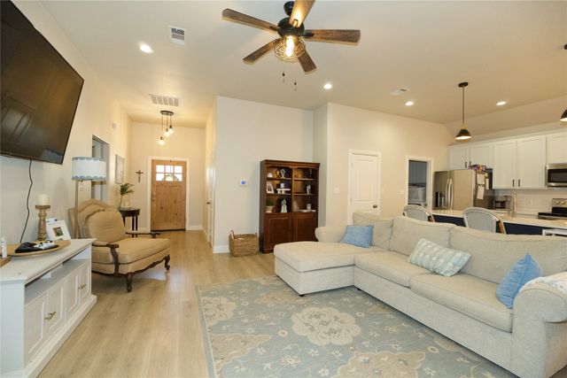 528 Mustang, Pilot Point, TX 76258