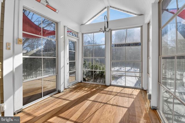 6514 WINNEPEG RD, Bethesda, MD 20817