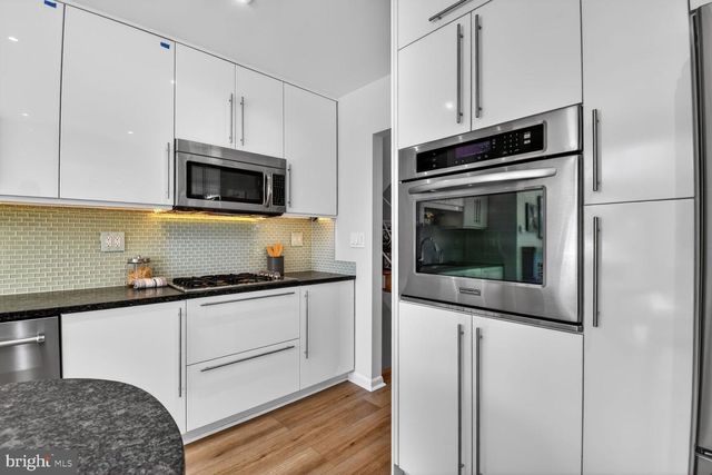 6514 WINNEPEG RD, Bethesda, MD 20817