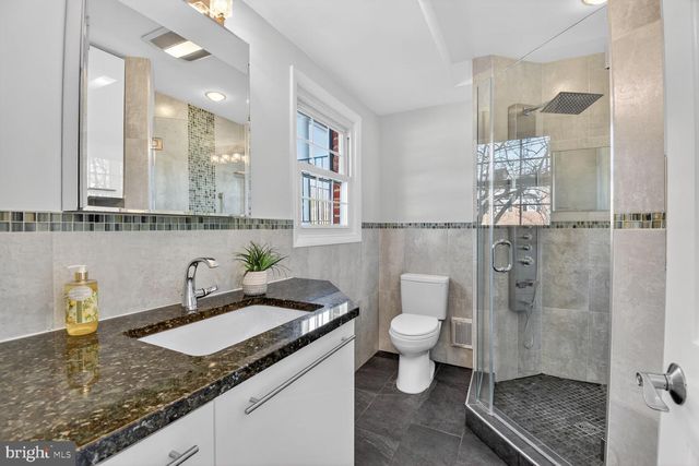 6514 WINNEPEG RD, Bethesda, MD 20817