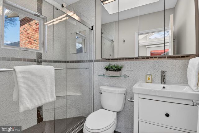 6514 WINNEPEG RD, Bethesda, MD 20817