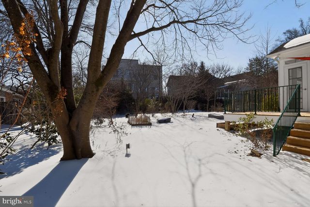 6514 WINNEPEG RD, Bethesda, MD 20817