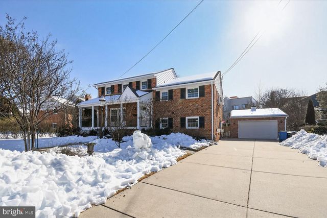 6514 WINNEPEG RD, Bethesda, MD 20817