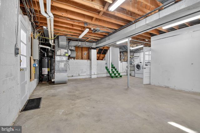 6514 WINNEPEG RD, Bethesda, MD 20817