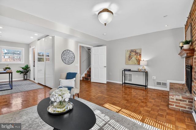 6514 WINNEPEG RD, Bethesda, MD 20817