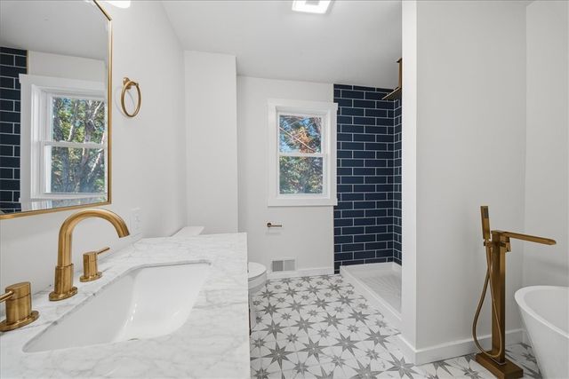 1044 Biltmore Ave, Dormont, PA 15216