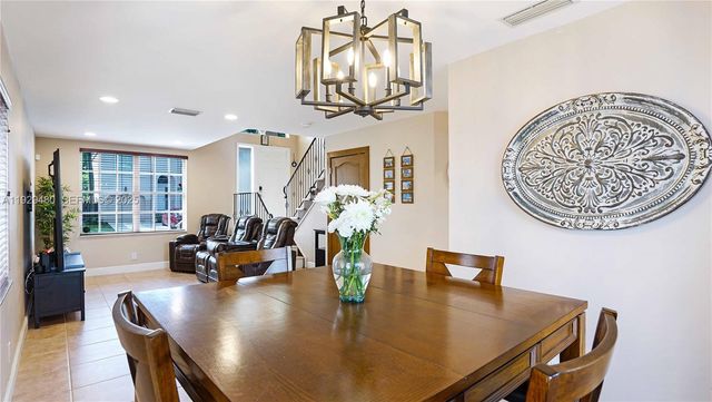 10717 NW 12th Mnr, Plantation, FL 33322