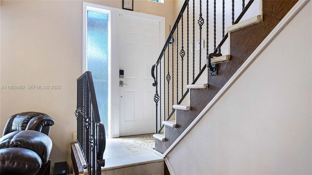 10717 NW 12th Mnr, Plantation, FL 33322