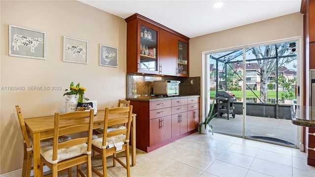 10717 NW 12th Mnr, Plantation, FL 33322