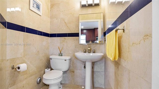 10717 NW 12th Mnr, Plantation, FL 33322