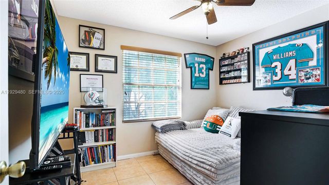 10717 NW 12th Mnr, Plantation, FL 33322