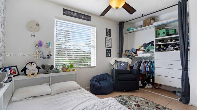 10717 NW 12th Mnr, Plantation, FL 33322