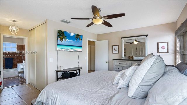 10717 NW 12th Mnr, Plantation, FL 33322