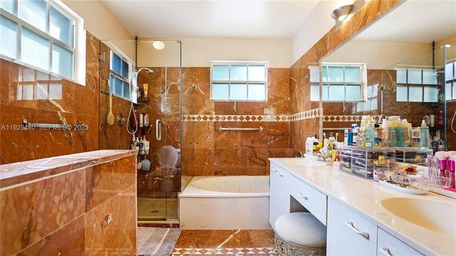 10717 NW 12th Mnr, Plantation, FL 33322