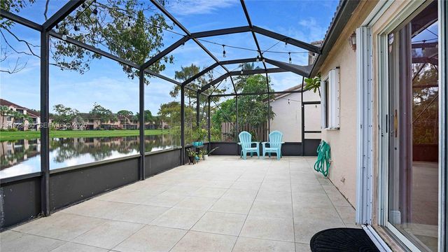 10717 NW 12th Mnr, Plantation, FL 33322