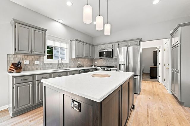 4527 Hatch Lane, Lisle, IL 60532
