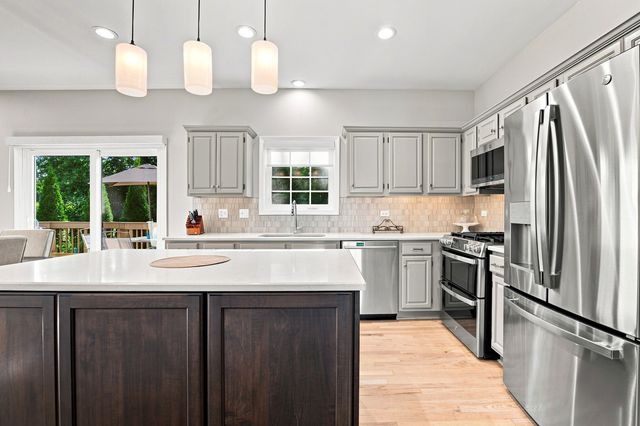 4527 Hatch Lane, Lisle, IL 60532