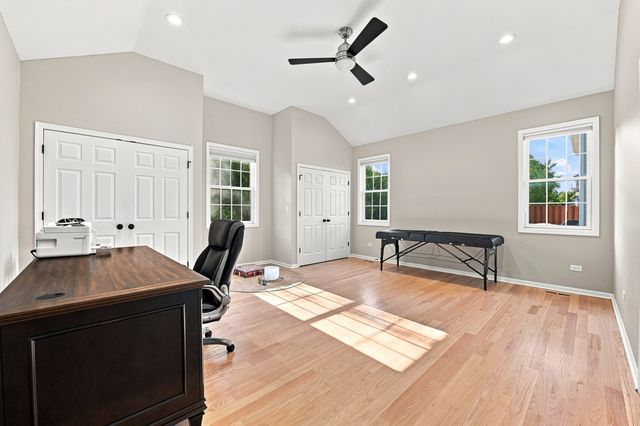 4527 Hatch Lane, Lisle, IL 60532