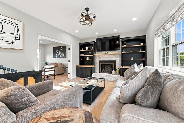 4527 Hatch Lane, Lisle, IL 60532