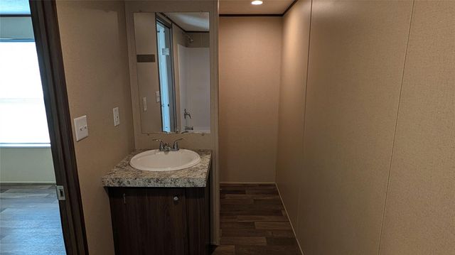 74 County Road 5023, Cleveland, TX 77327