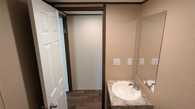 74 County Road 5023, Cleveland, TX 77327