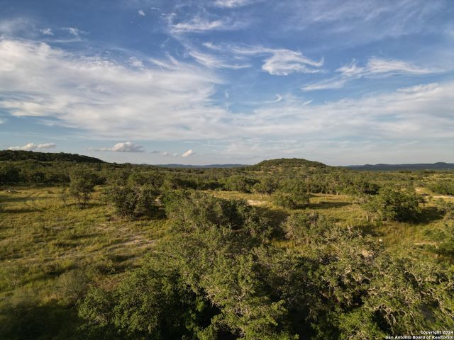 463 Bruin Creek Rd, Bandera, TX 78003