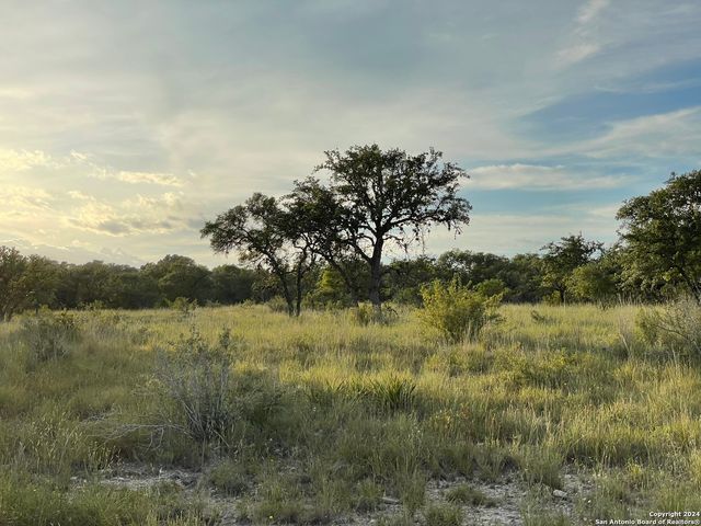 463 Bruin Creek Rd, Bandera, TX 78003
