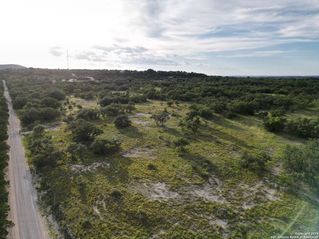 463 Bruin Creek Rd, Bandera, TX 78003