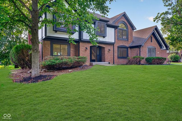 13832 Riverwood Way, Carmel, IN 46032