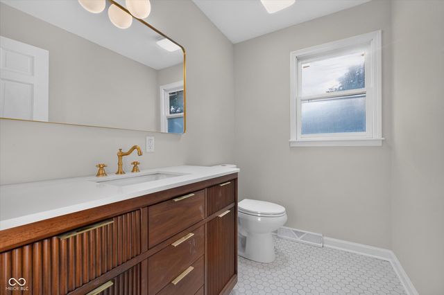 13832 Riverwood Way, Carmel, IN 46032