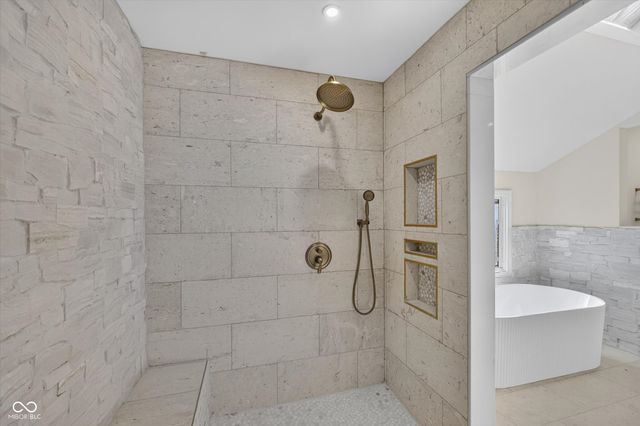 13832 Riverwood Way, Carmel, IN 46032