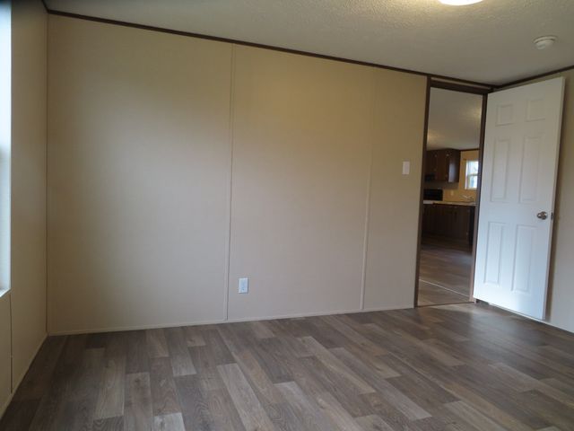 355 7th St, Tracy City, TN 37387