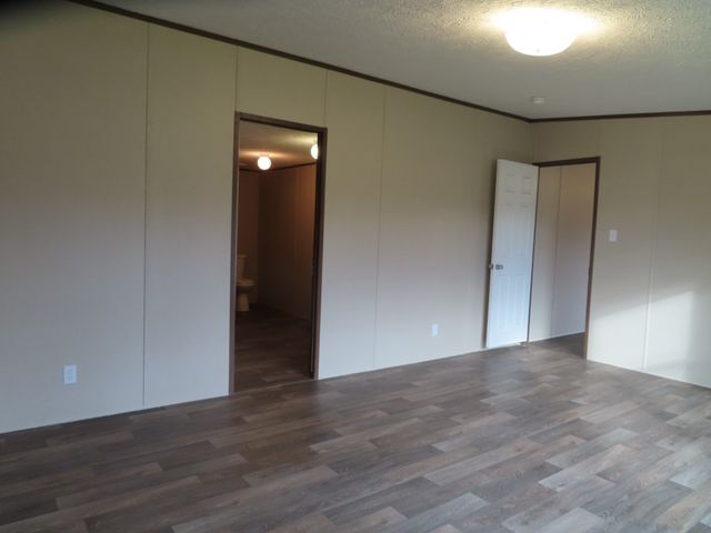 355 7th St, Tracy City, TN 37387