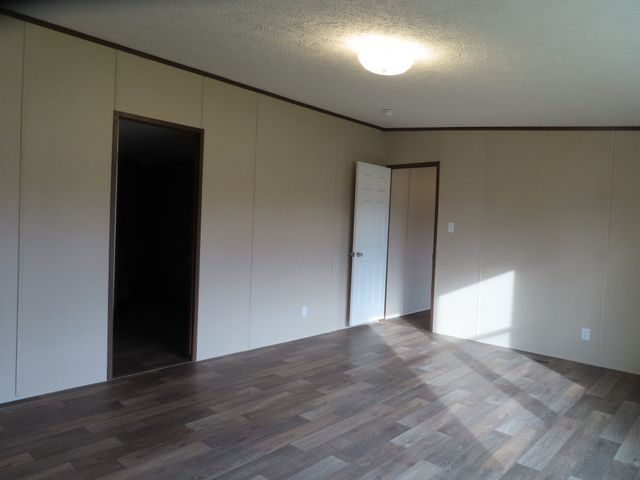 355 7th St, Tracy City, TN 37387