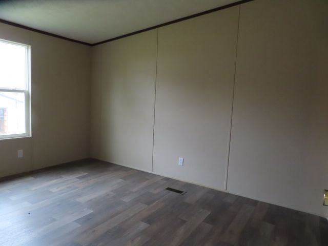 355 7th St, Tracy City, TN 37387