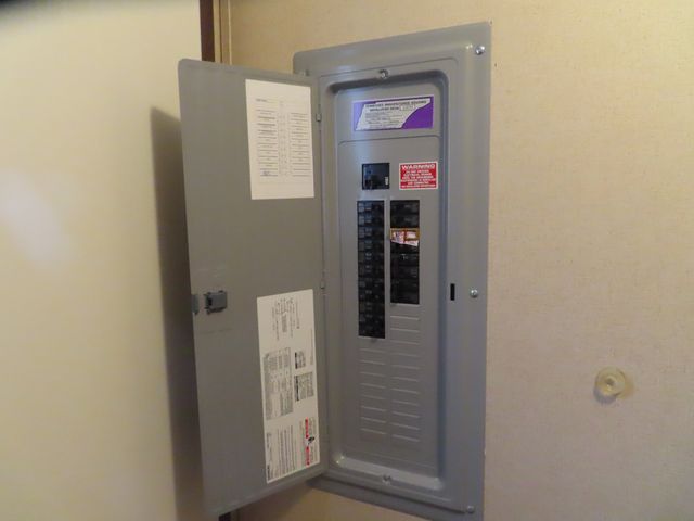 355 7th St, Tracy City, TN 37387