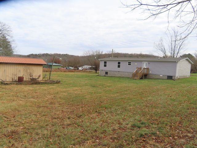 355 7th St, Tracy City, TN 37387