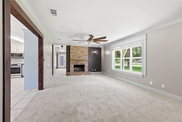 101 Pleasant Valley Lane, Weatherford, TX 76087