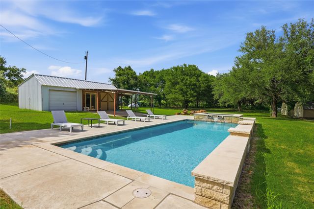 101 Pleasant Valley Lane, Weatherford, TX 76087