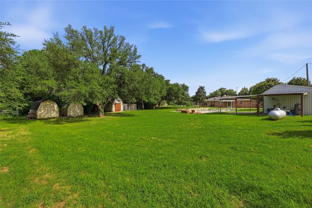 101 Pleasant Valley Lane, Weatherford, TX 76087