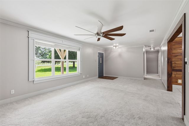 101 Pleasant Valley Lane, Weatherford, TX 76087