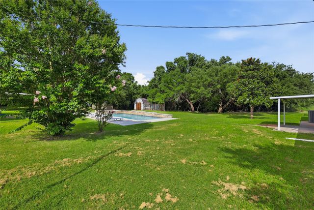 101 Pleasant Valley Lane, Weatherford, TX 76087
