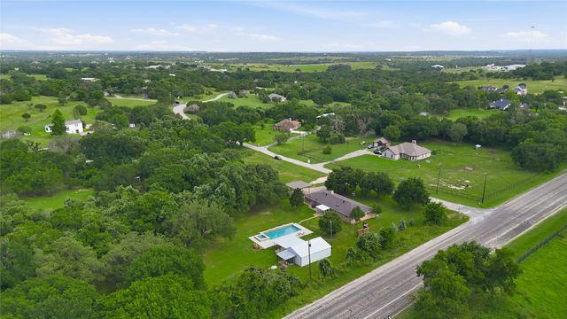 101 Pleasant Valley Lane, Weatherford, TX 76087