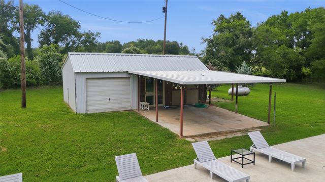 101 Pleasant Valley Lane, Weatherford, TX 76087